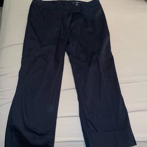 EUC - Black Womens H&M tapered Capris Size 8